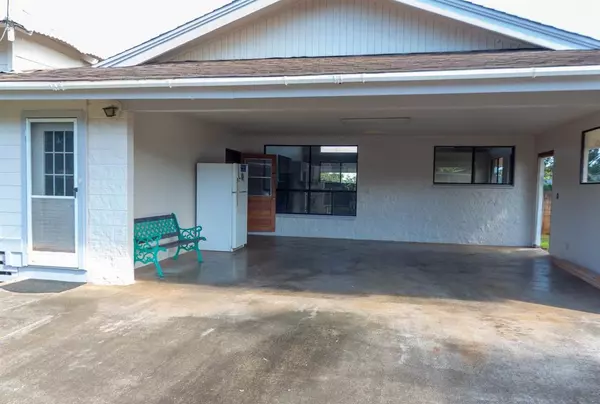 Makawao, HI 96768,943 Maile St