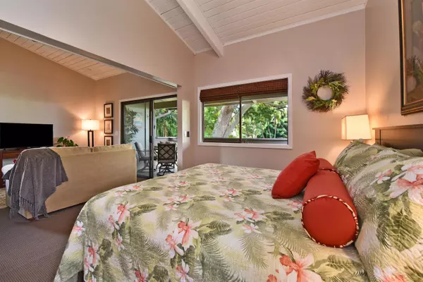 Lahaina, HI 96761,4440 Lower Honoapiilani Rd #237