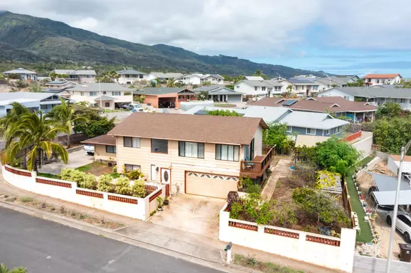 890 Olena St, Wailuku, HI 96793