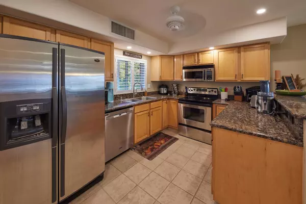 Kahului, HI 96732,33 Kamalei Cir