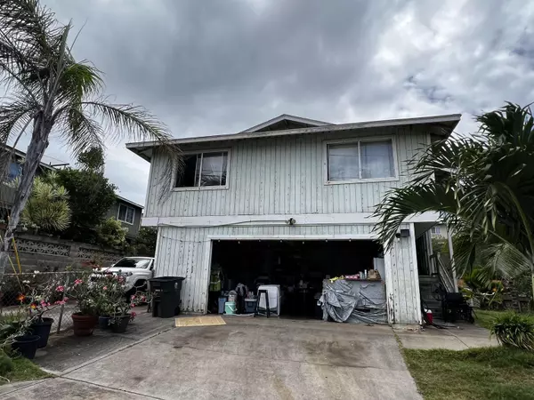 Wailuku, HI 96793,896 Hoomau St