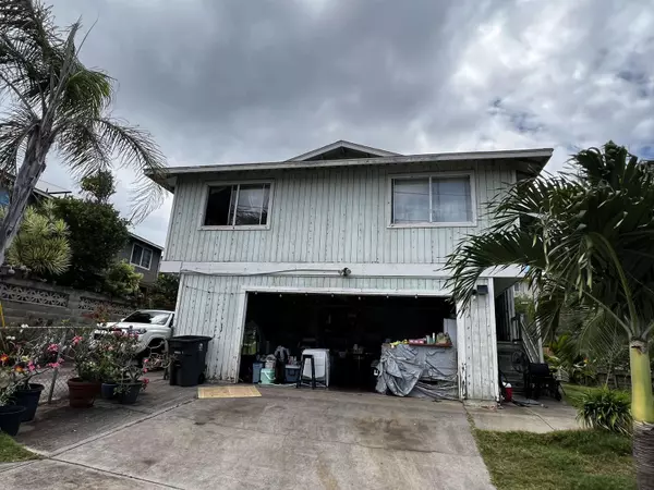 Wailuku, HI 96793,896 Hoomau St