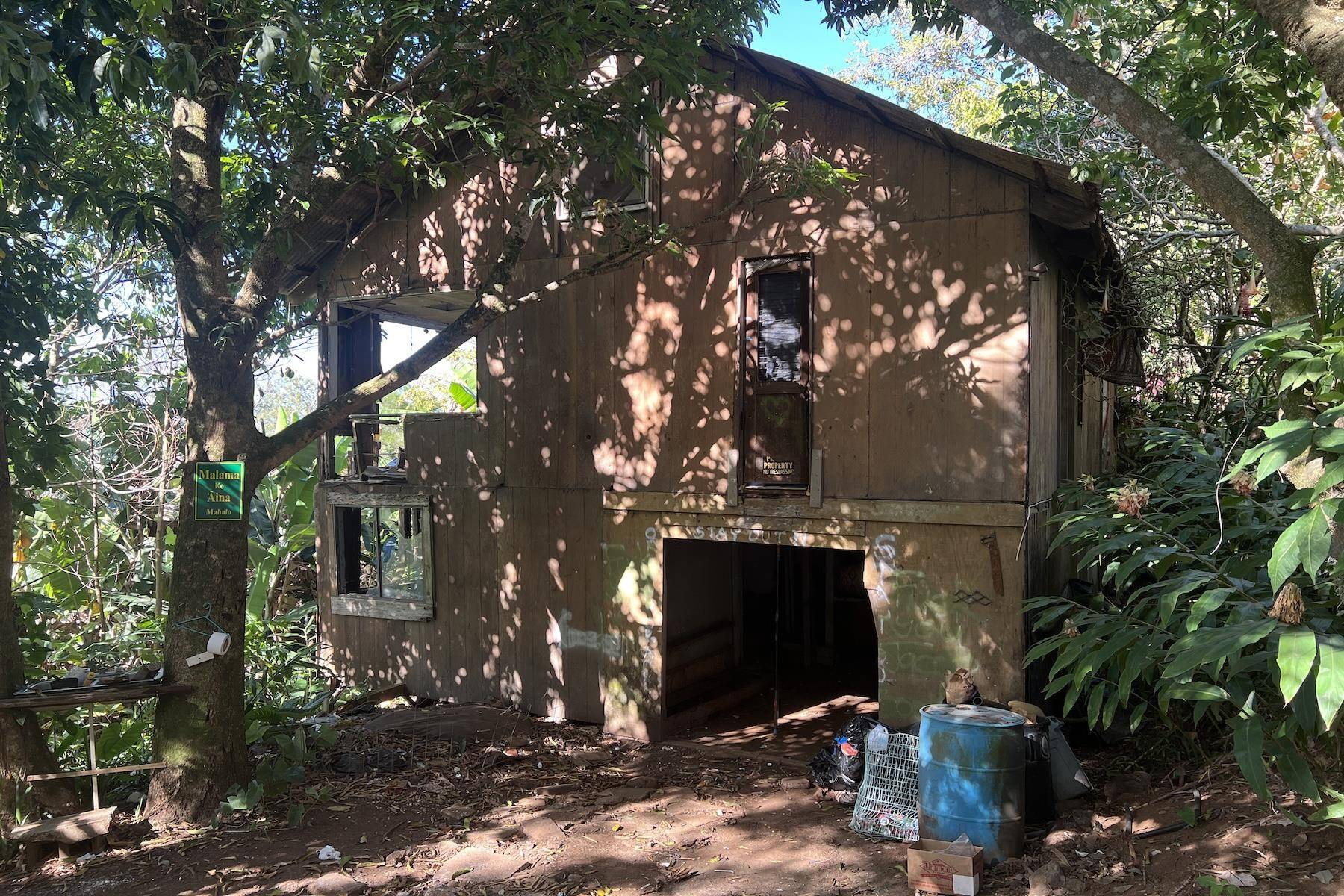 2290 Kaupakalua Rd, Haiku, HI 96708