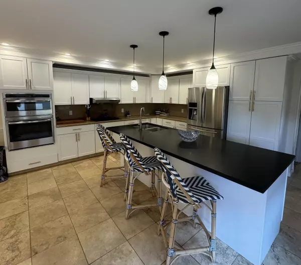 912 N Niheu Pl, Lahaina, HI 96761-2151