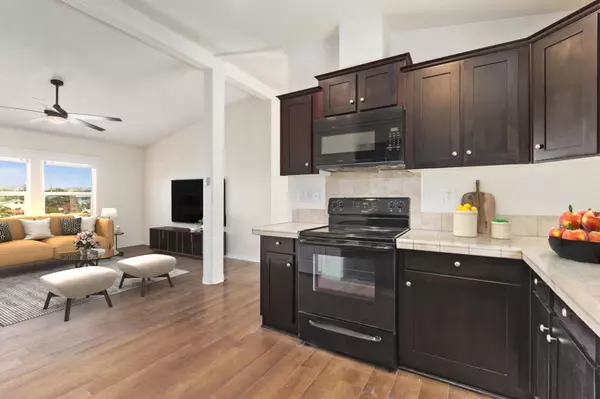 Makawao, HI 96768,583 Laie Dr #A