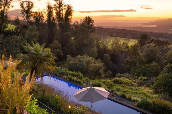 1860 Olinda Rd, Makawao, HI 96768