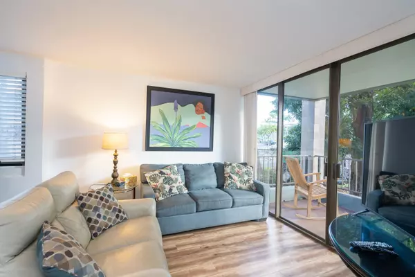 Lahaina, HI 96761,4310 Lower Honoapiilani Rd #220