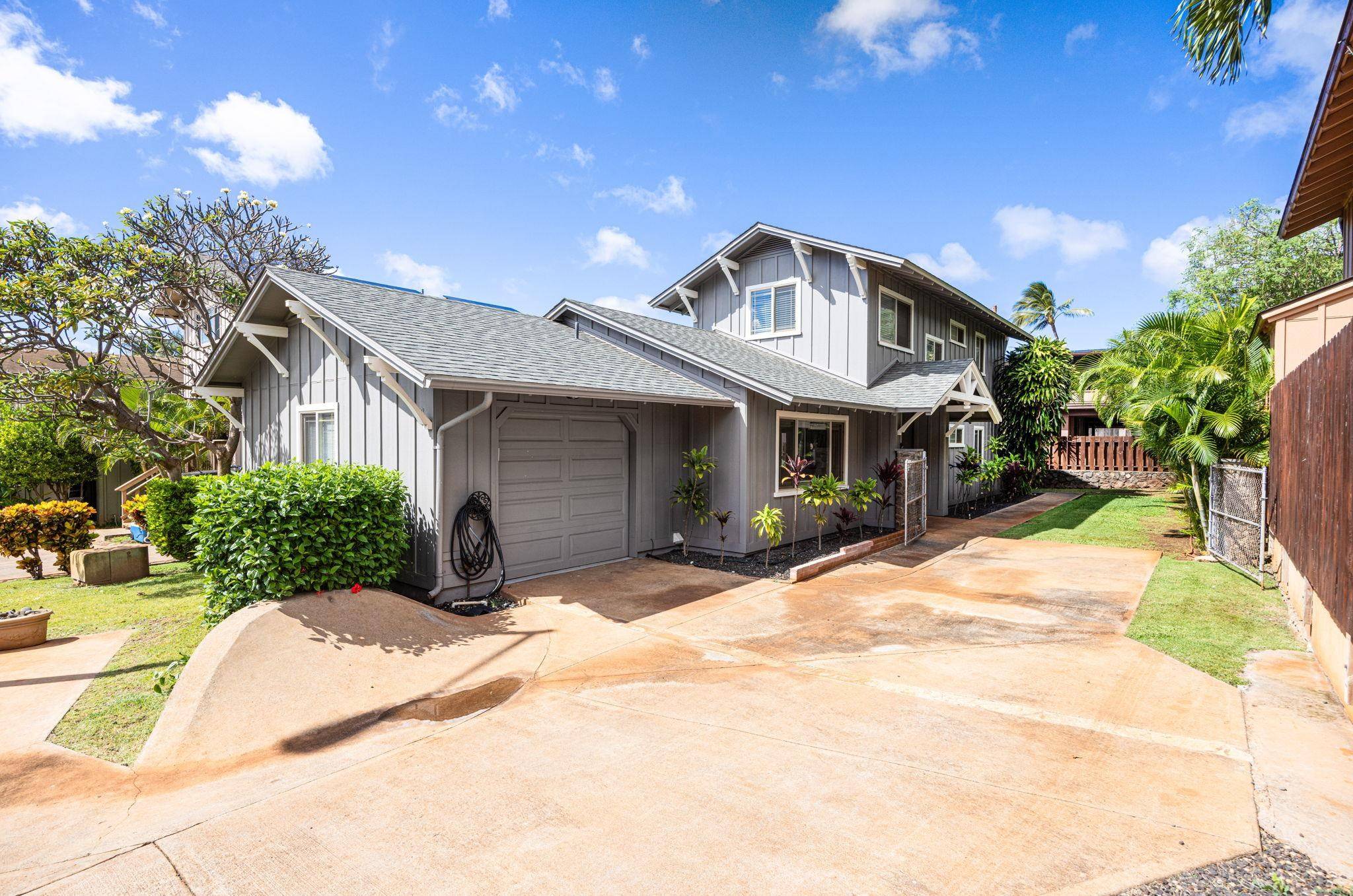 33 Haku Hale Pl, Lahaina, HI 96761