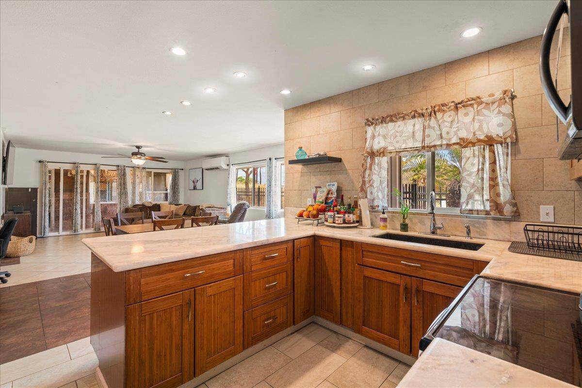 Wailuku, HI 96793,980 Kuhio Pl