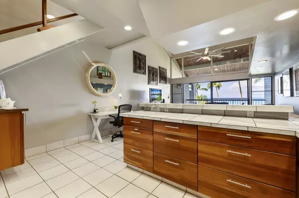 Lahaina, HI 96761,3875 Lower Honoapiilani Rd #B402