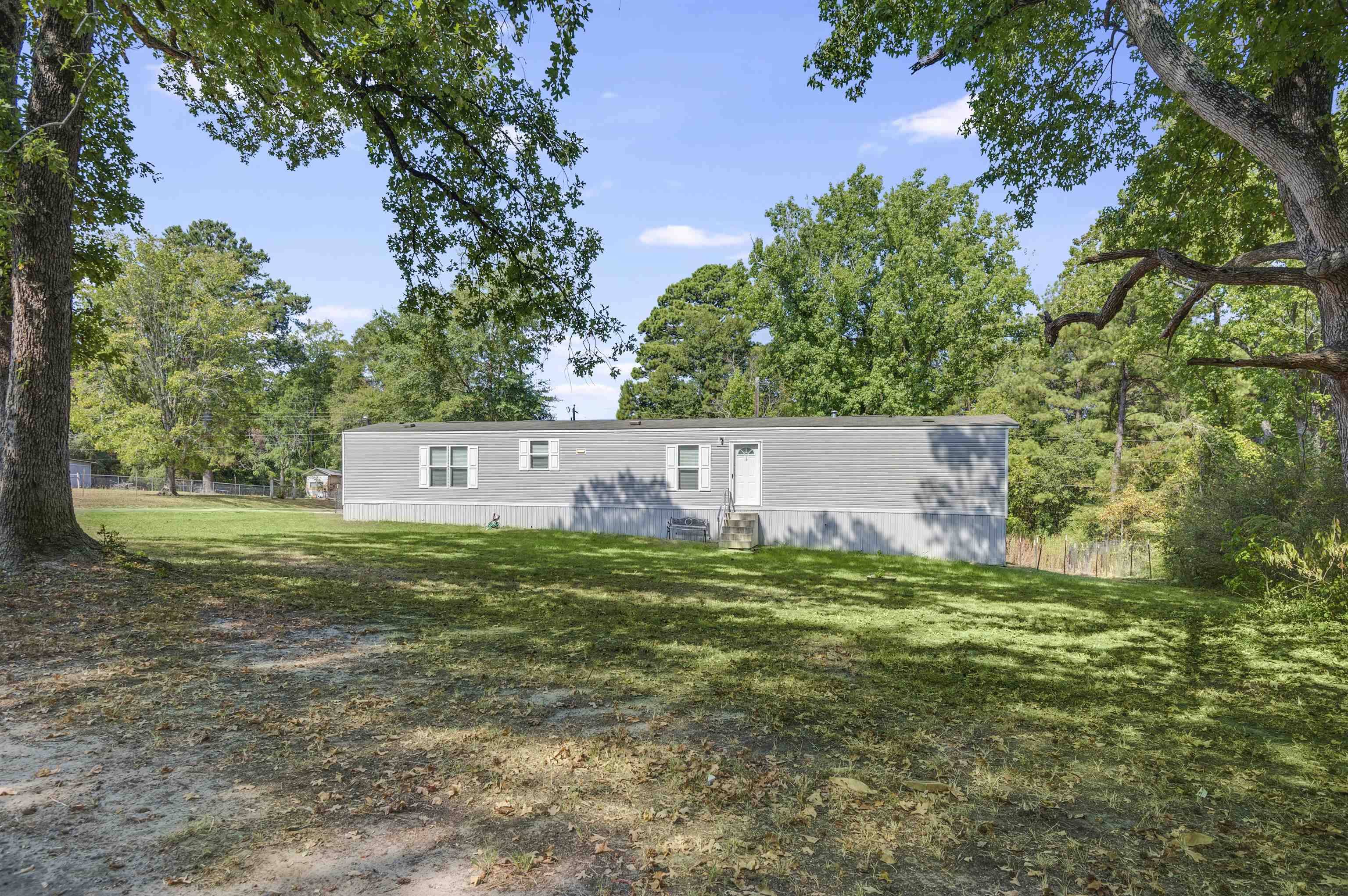 289 Townsend St, Zavalla, TX 75980