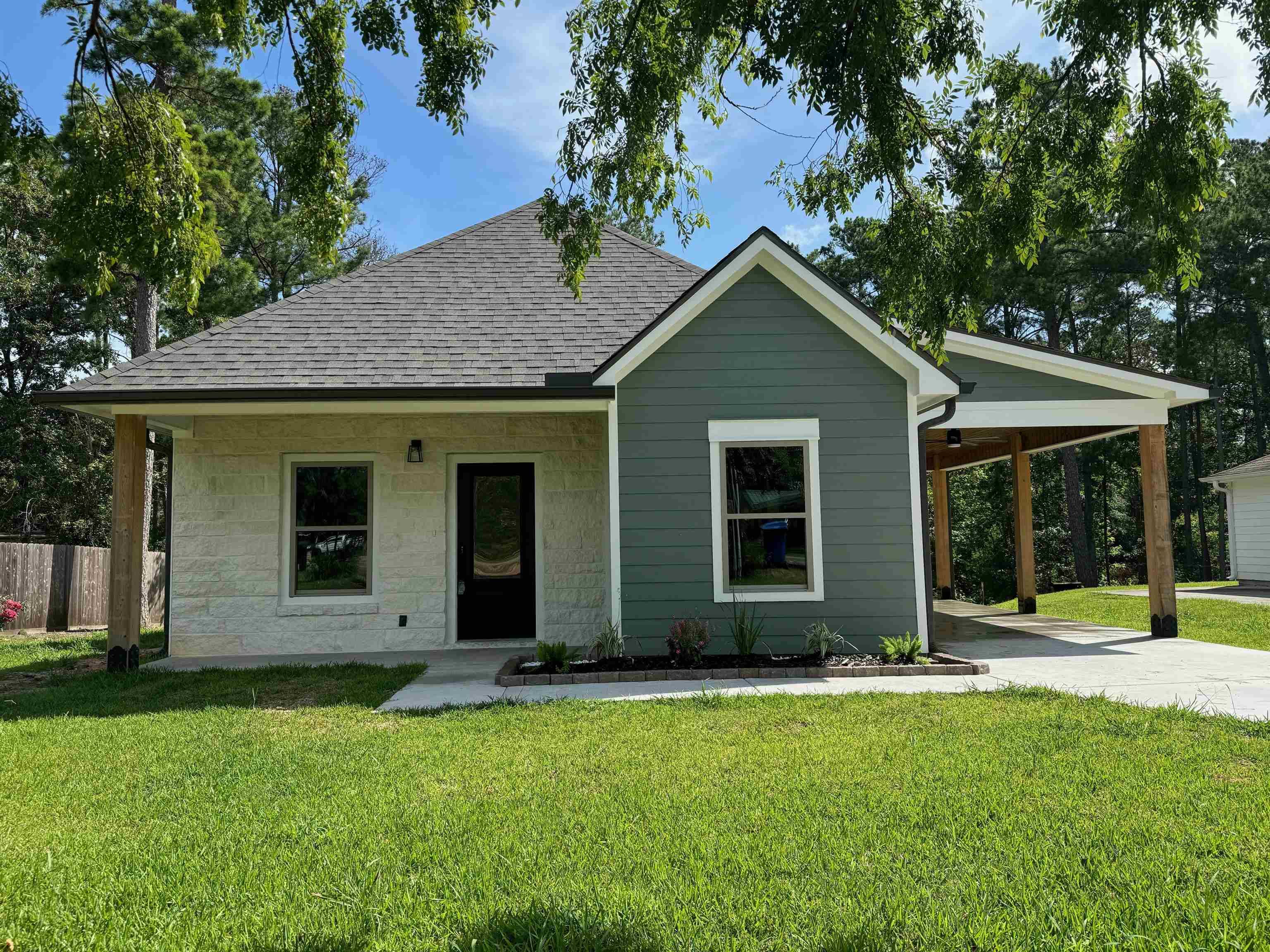 246 Parkside Loop, Brookeland, TX 75931