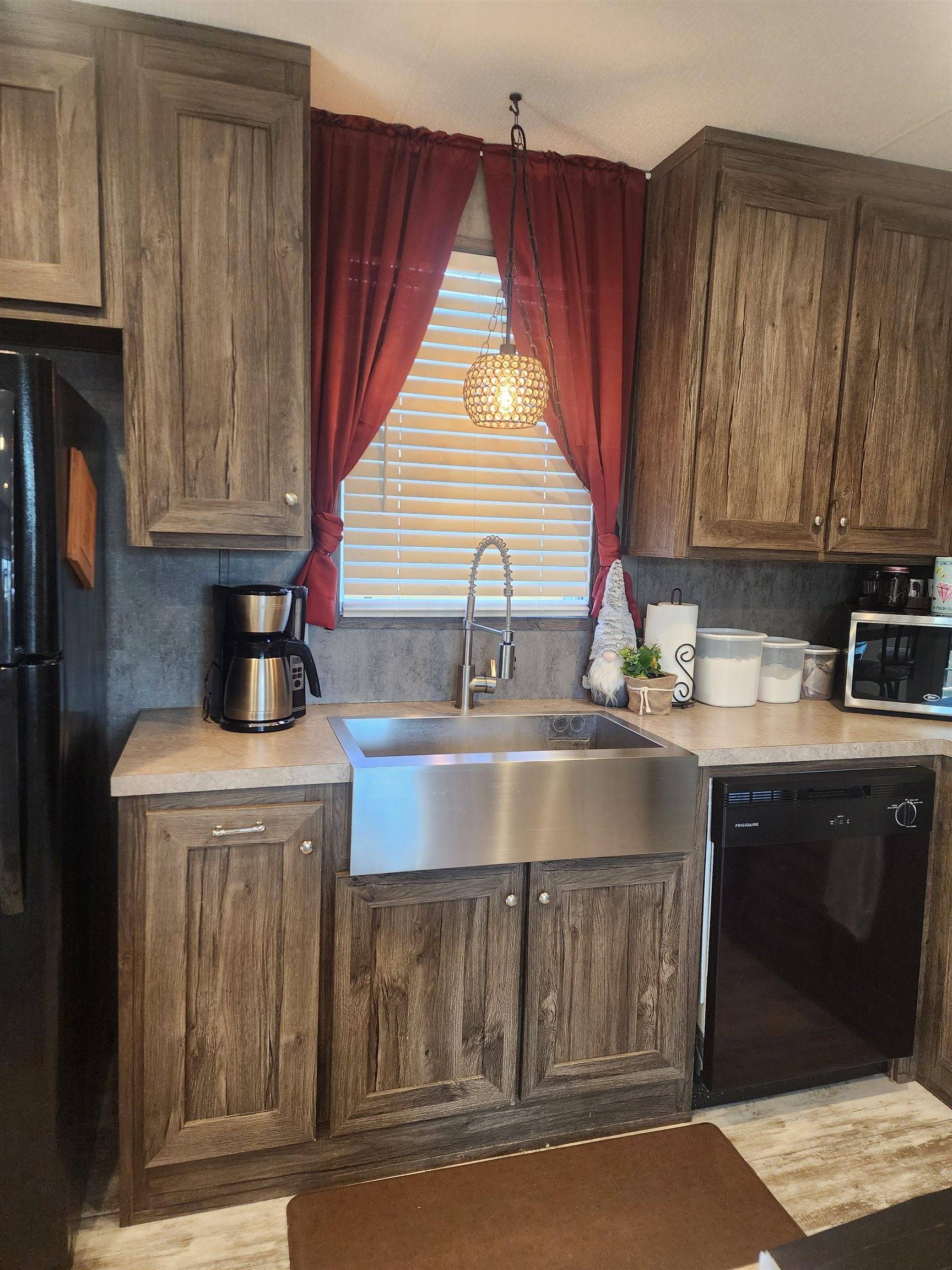 669 Wexford, Cut And Shoot, TX 77303