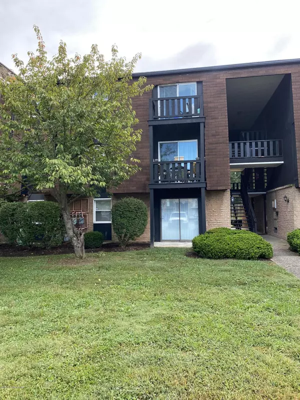 3509 Lodge Ln #117, Louisville, KY 40218