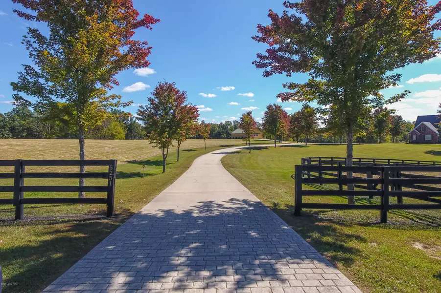 5251 Old Sligo Rd, La Grange, KY 40031