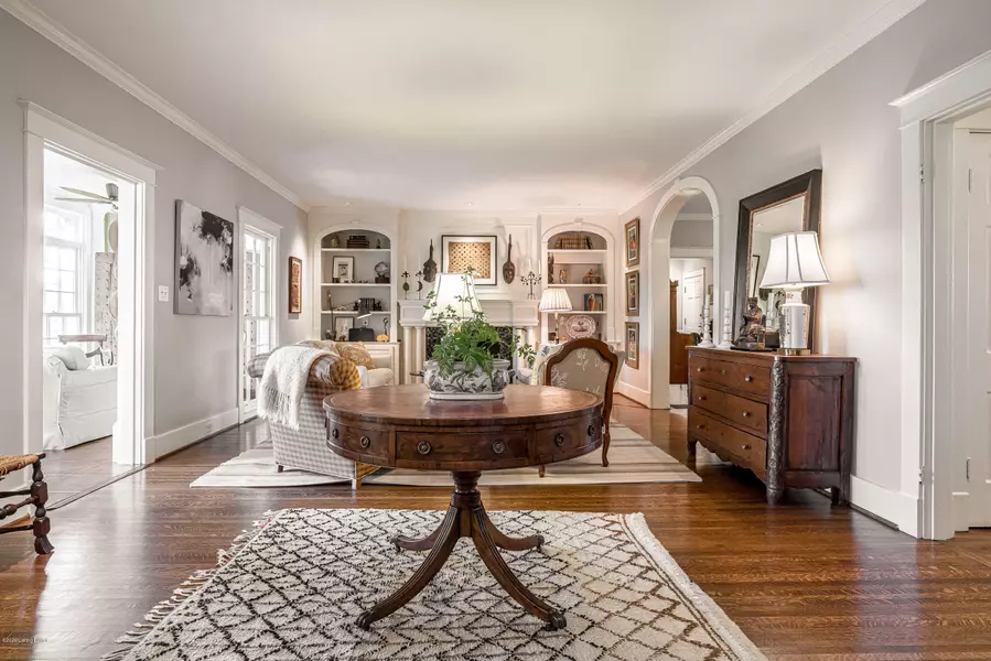 3410 Lightfoot Ct, Louisville, KY 40207