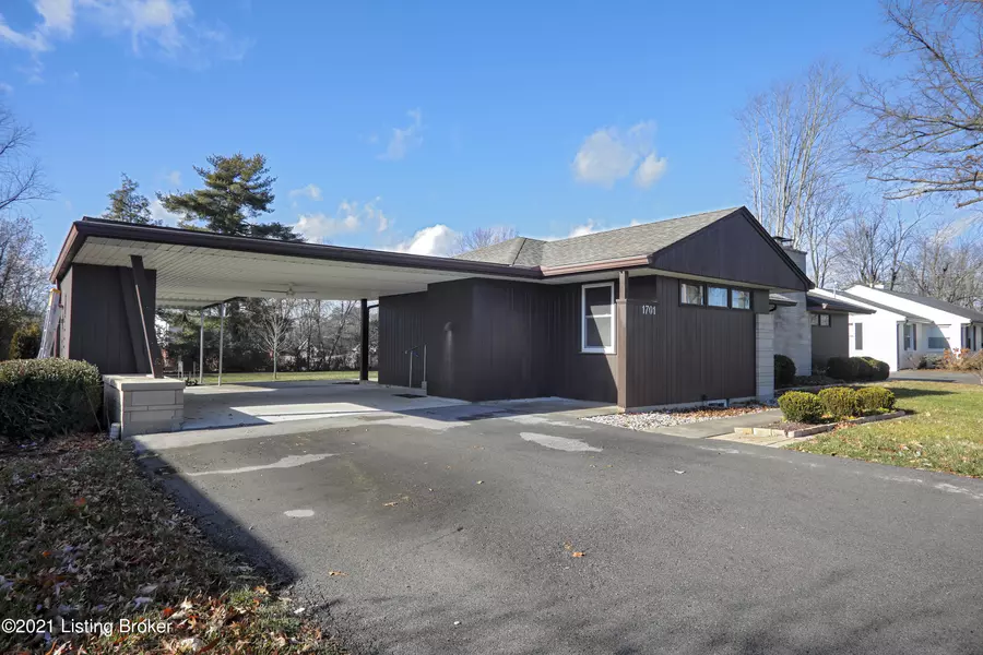 1701 Crestview Dr, New Albany, IN 47150