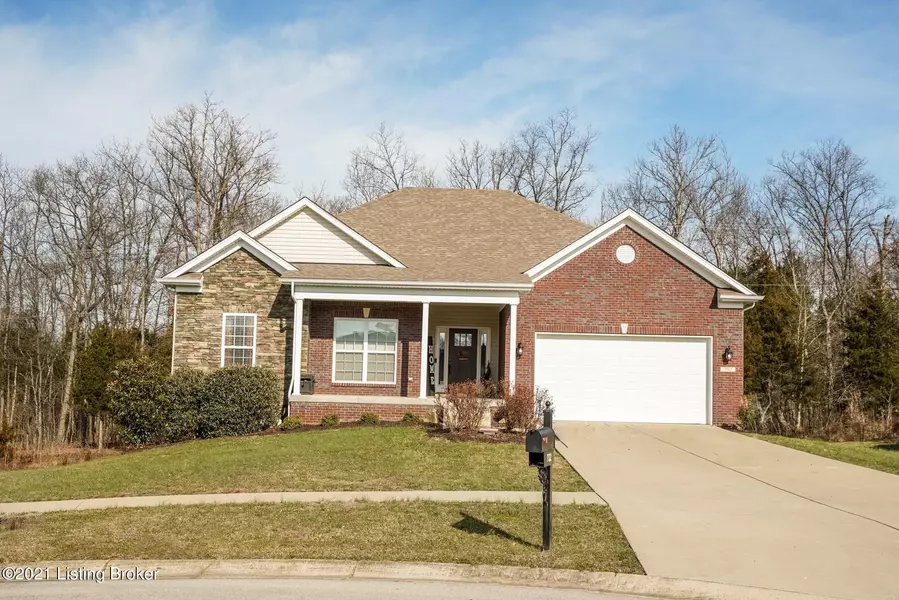 702 Linde Ct, La Grange, KY 40031