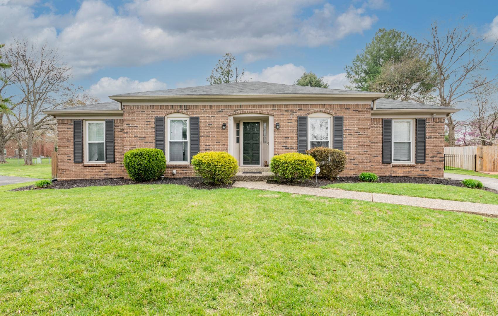 Louisville, KY 40243,603 Armadale Pl