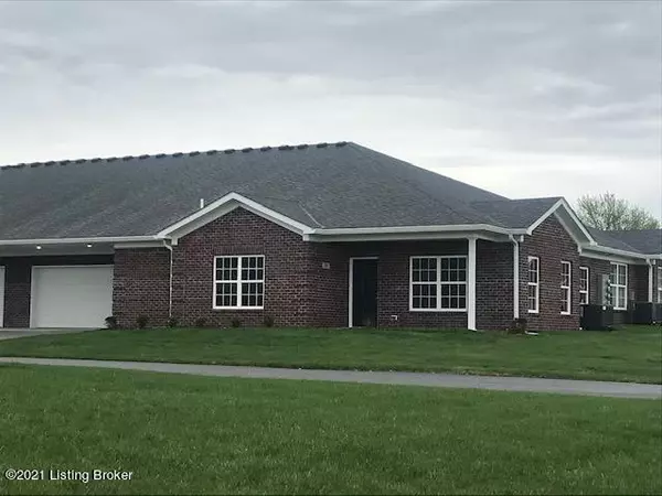 32 Hunters Ridge Dr, Eminence, KY 40019