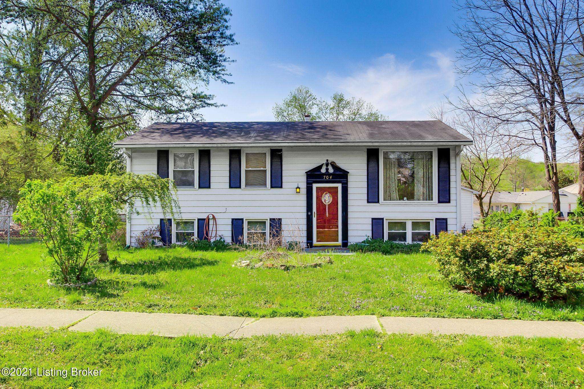 704 Mount Holly Rd, Fairdale, KY 40118
