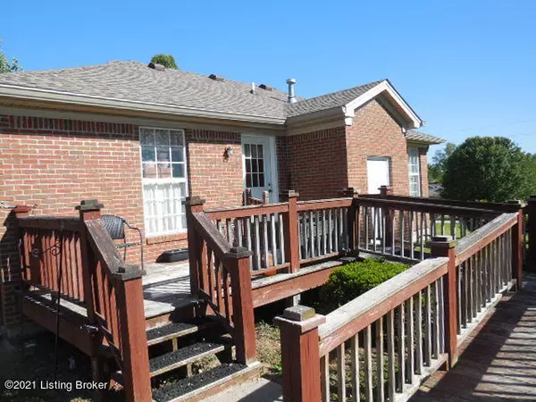 Eminence, KY 40019,212 Vernon St