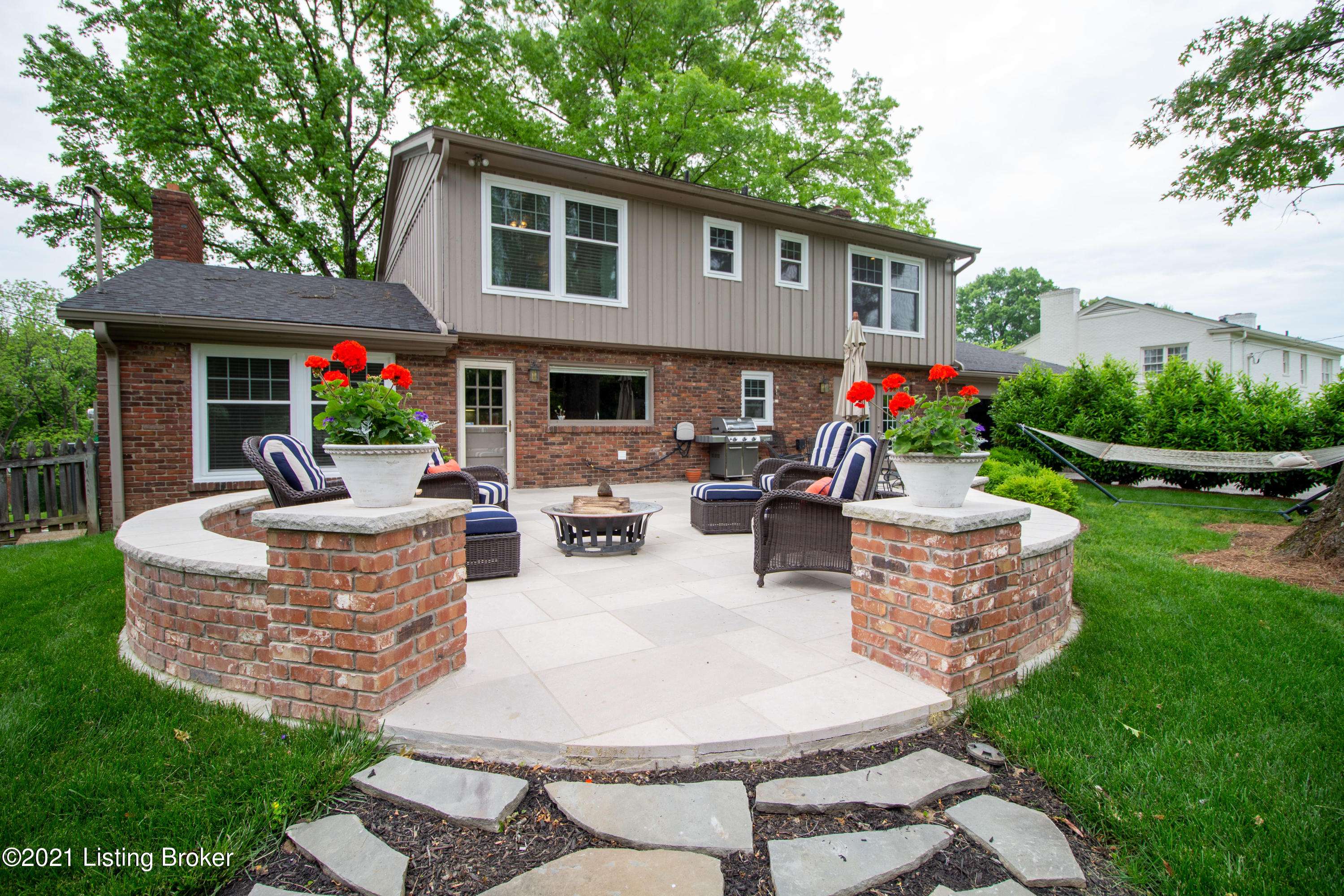 Louisville, KY 40207,2312 Tuckaho Rd
