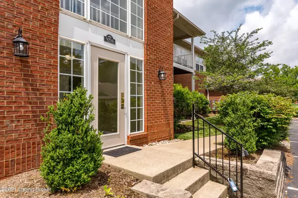 9206 Hawthorne Pointe Dr #204, Louisville, KY 40272