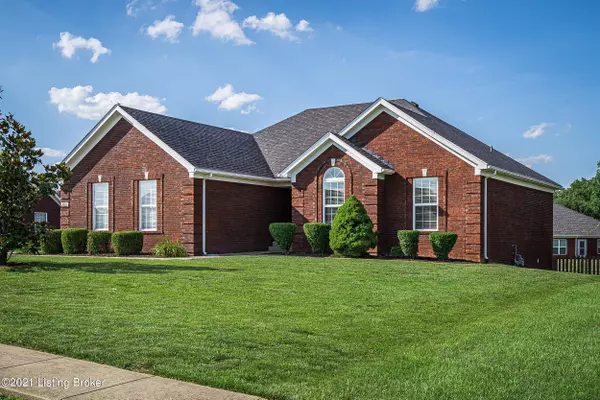 200 E Woodlake Cir, Mt Washington, KY 40047