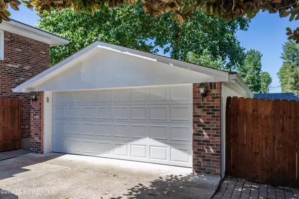 Louisville, KY 40220,4002 Manner Dale Dr