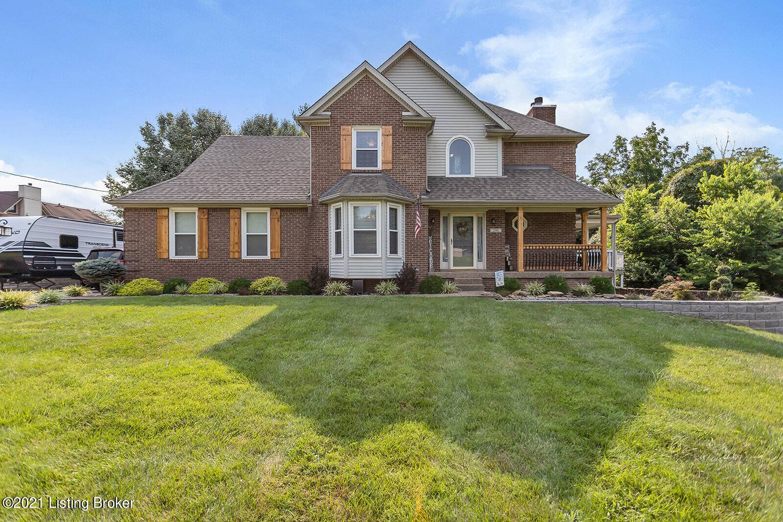 296 Laurel River Dr, Shepherdsville, KY 40165