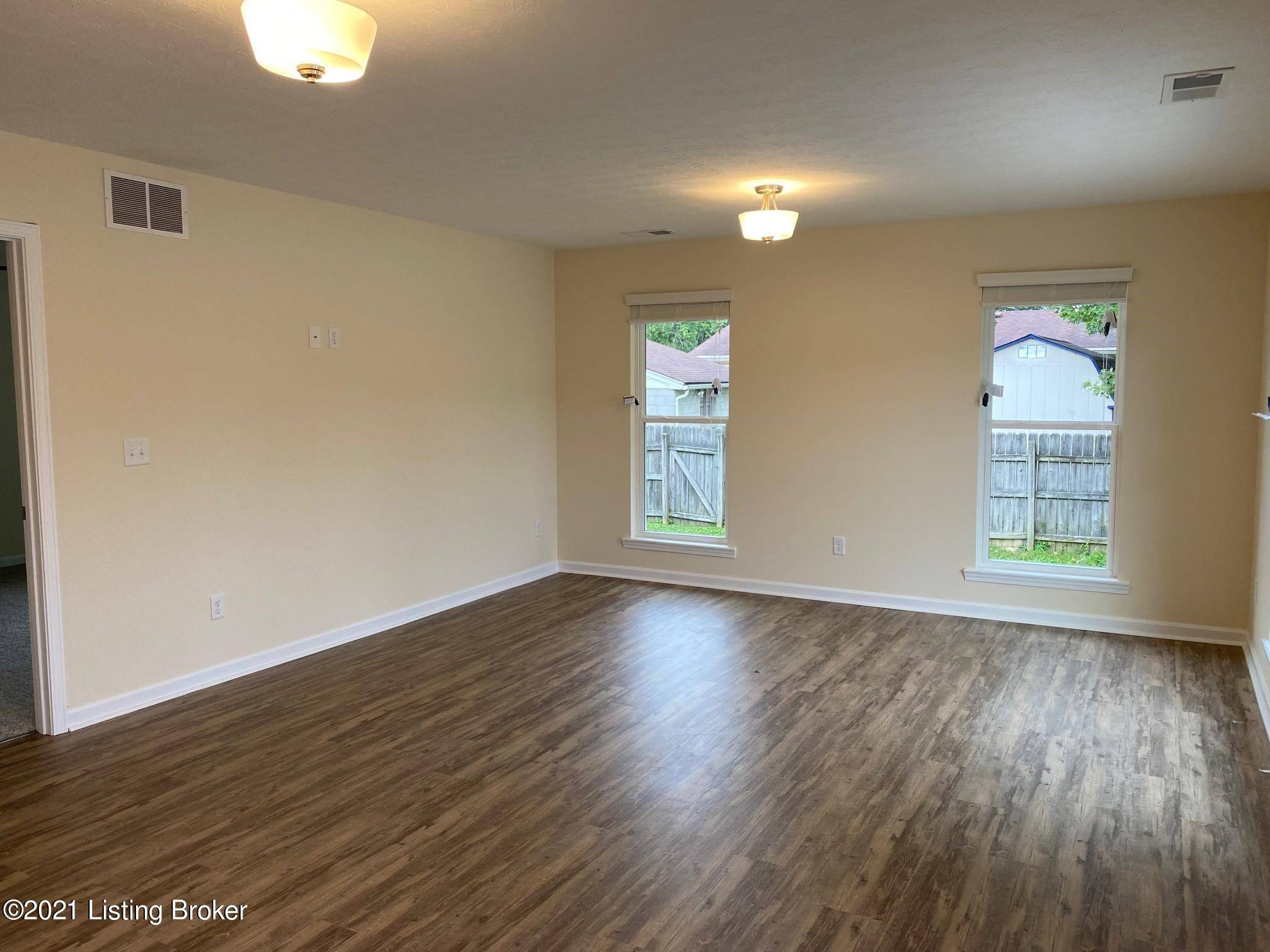 Louisville, KY 40214,7608 Eagle Landing WAY