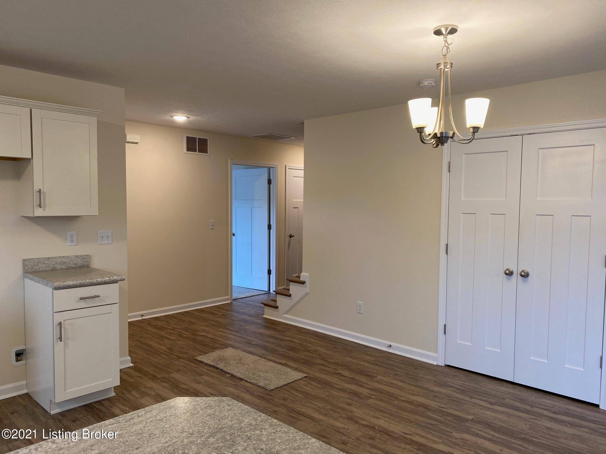 Louisville, KY 40214,7608 Eagle Landing WAY