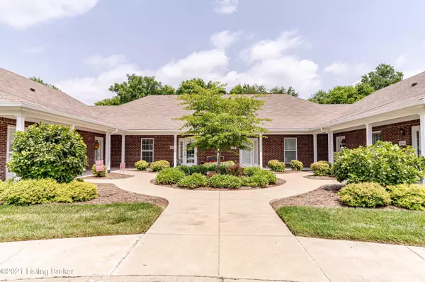 862 Garden Pointe Dr, Simpsonville, KY 40067