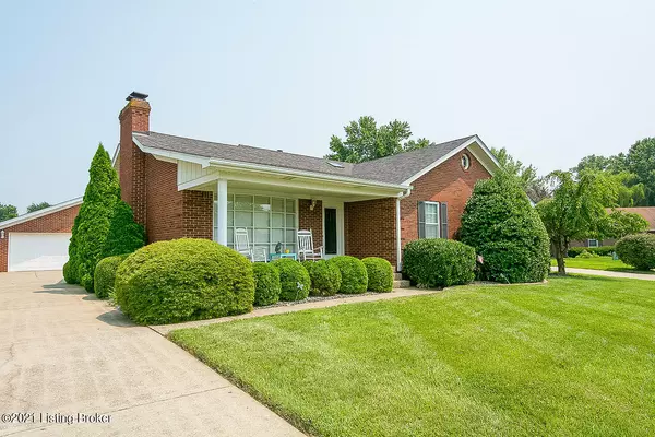 Louisville, KY 40216,6111 Trappers Ridge Cir