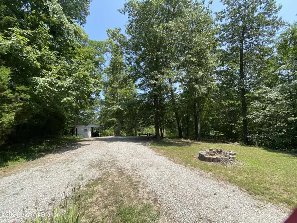 Leitchfield, KY 42754,435 Trailwoods Ln