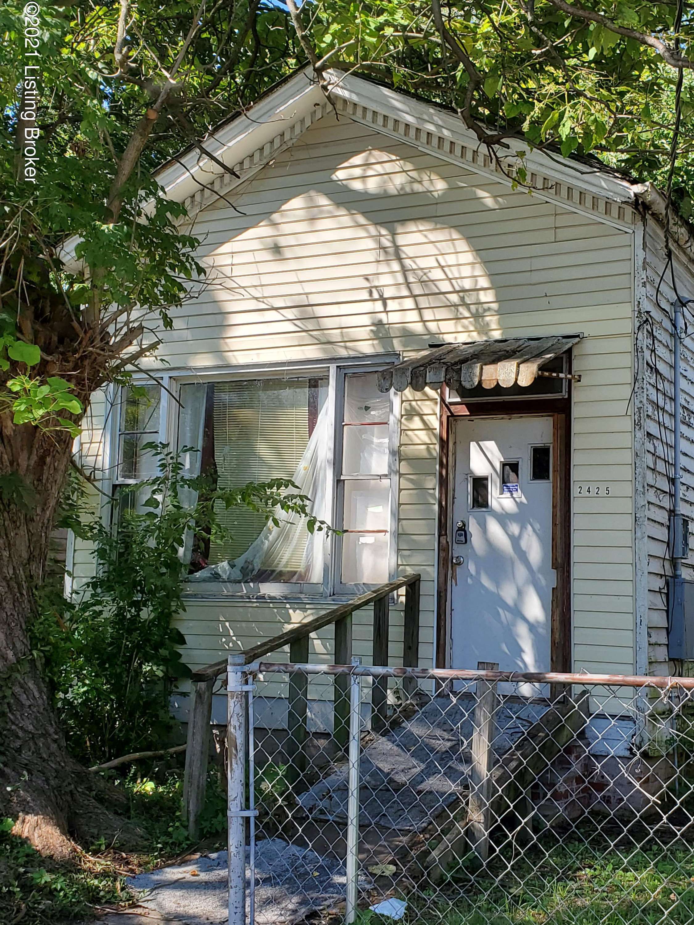 2425 Cedar St, Louisville, KY 40212