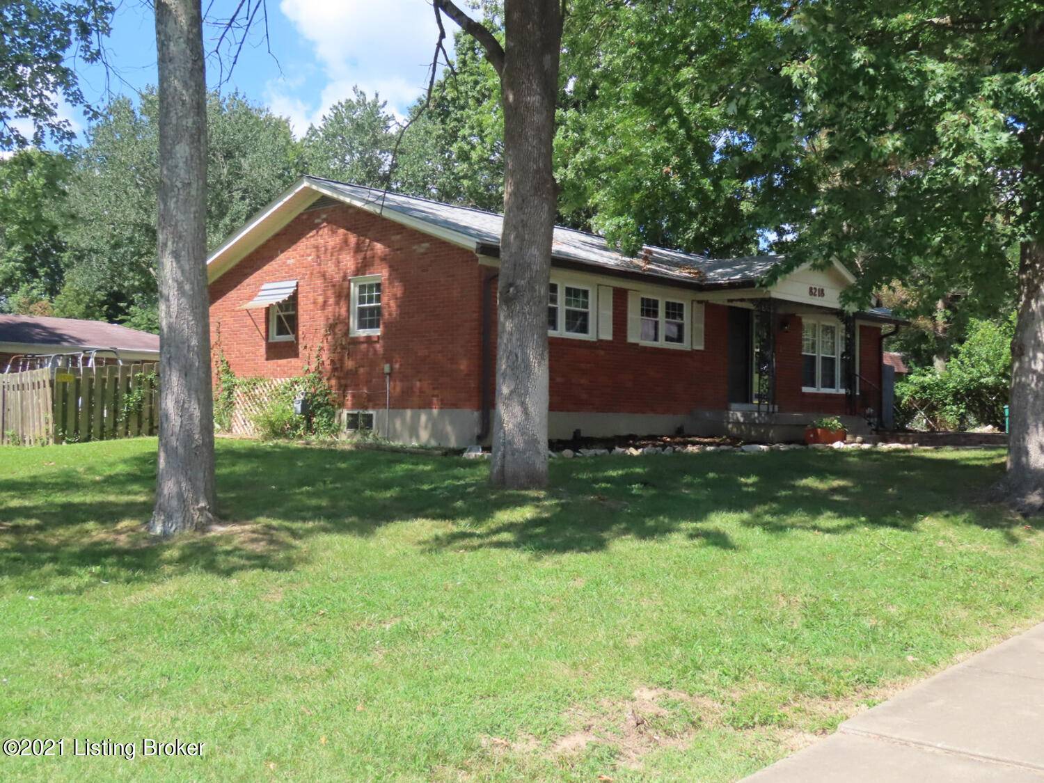 Louisville, KY 40214,8218 Glimmer WAY