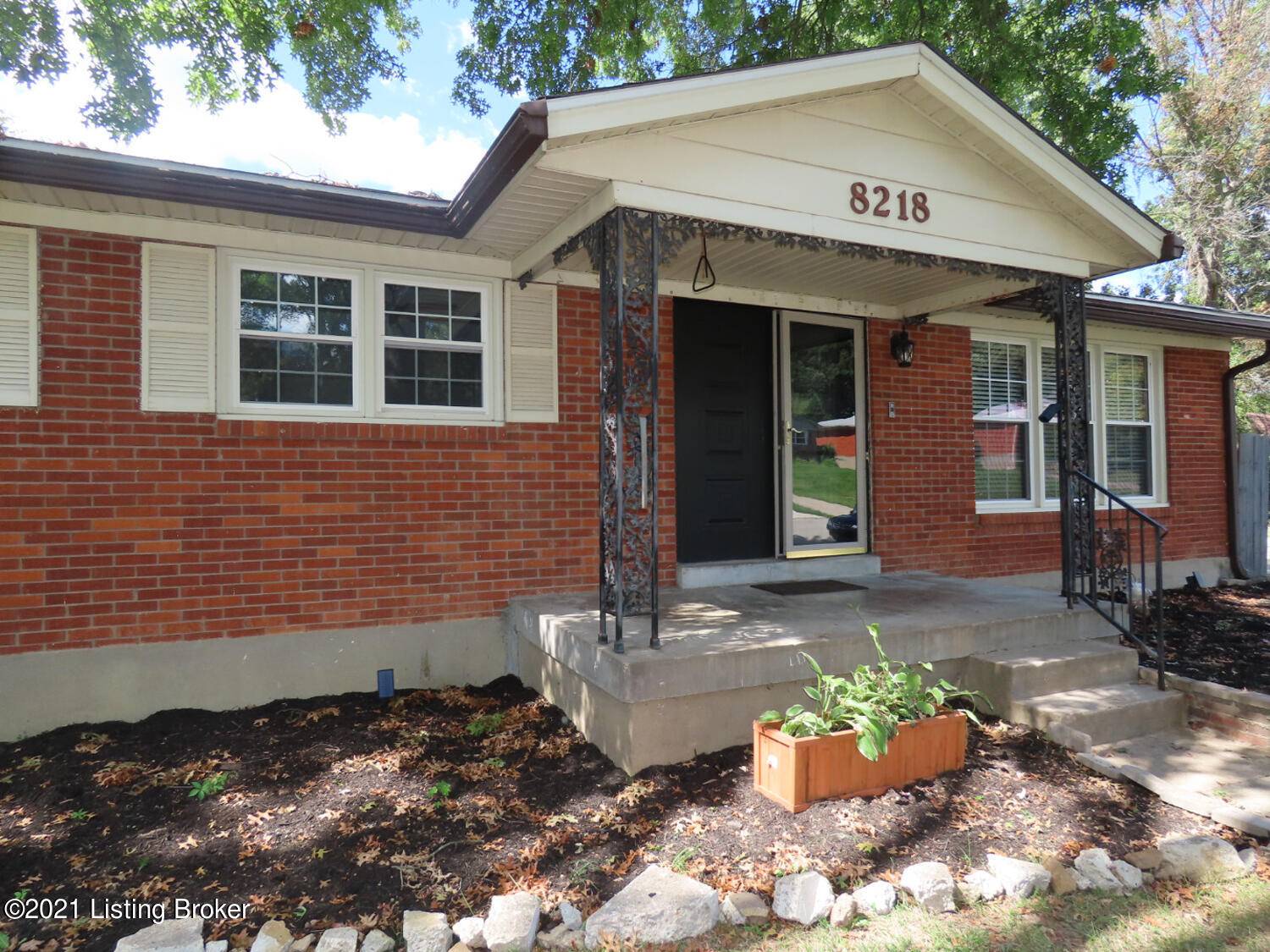 Louisville, KY 40214,8218 Glimmer WAY