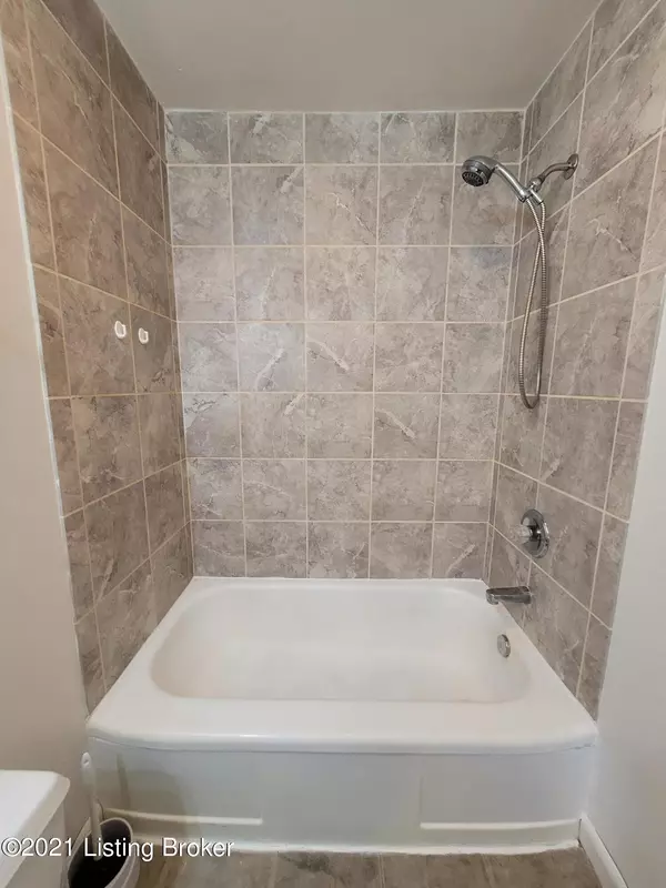 Carrollton, KY 41008,906 KELLEY St