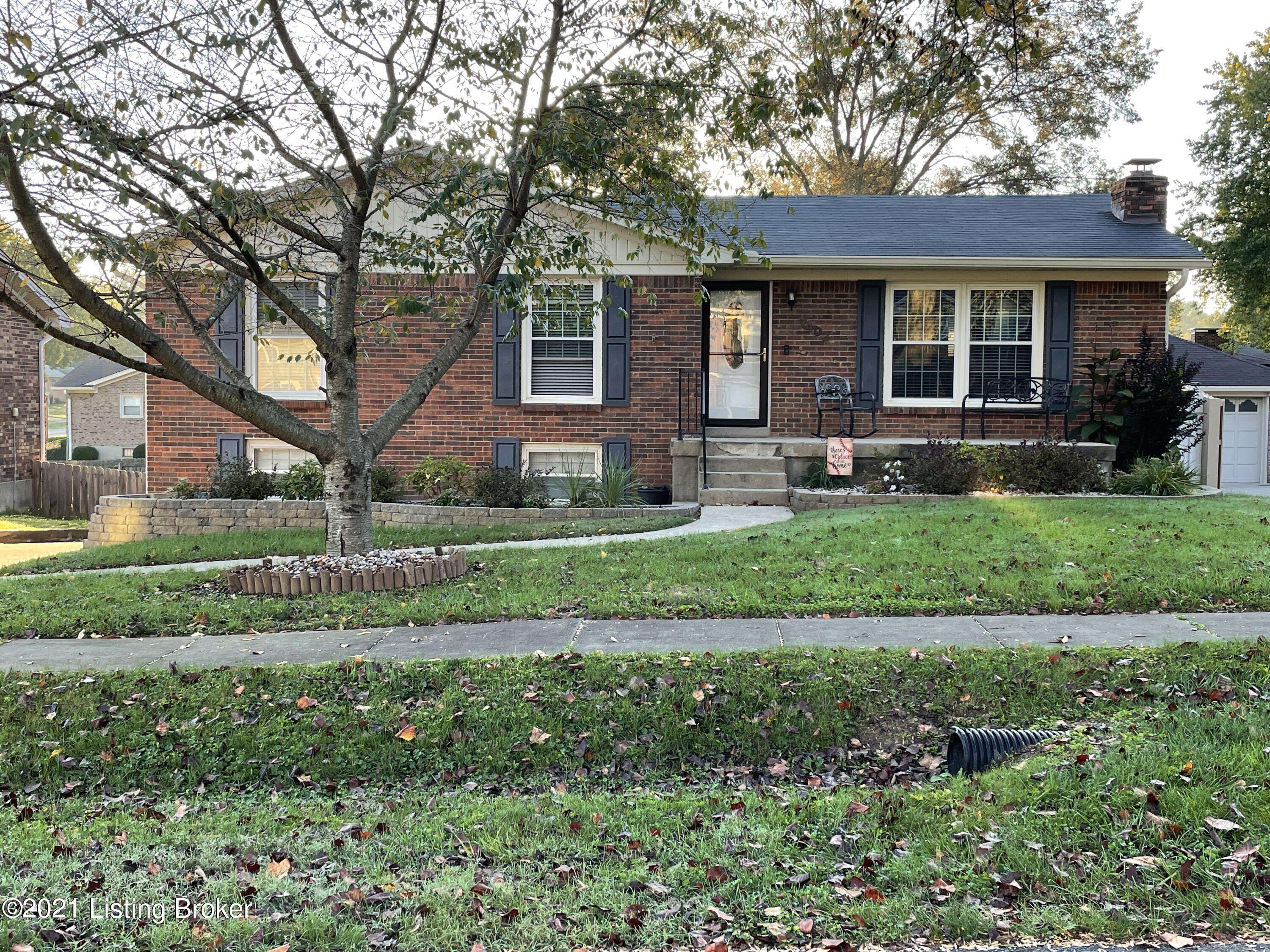 7403 Gaymont Dr, Louisville, KY 40214