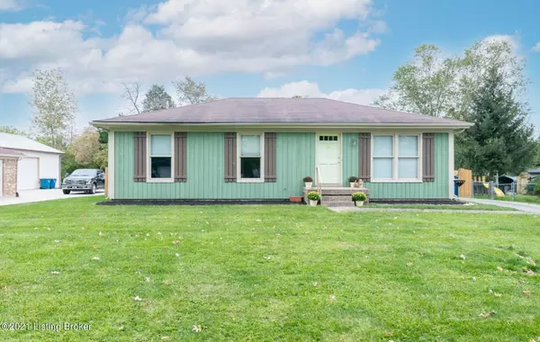 6904 Village Green Blvd, Pewee Valley, KY 40056