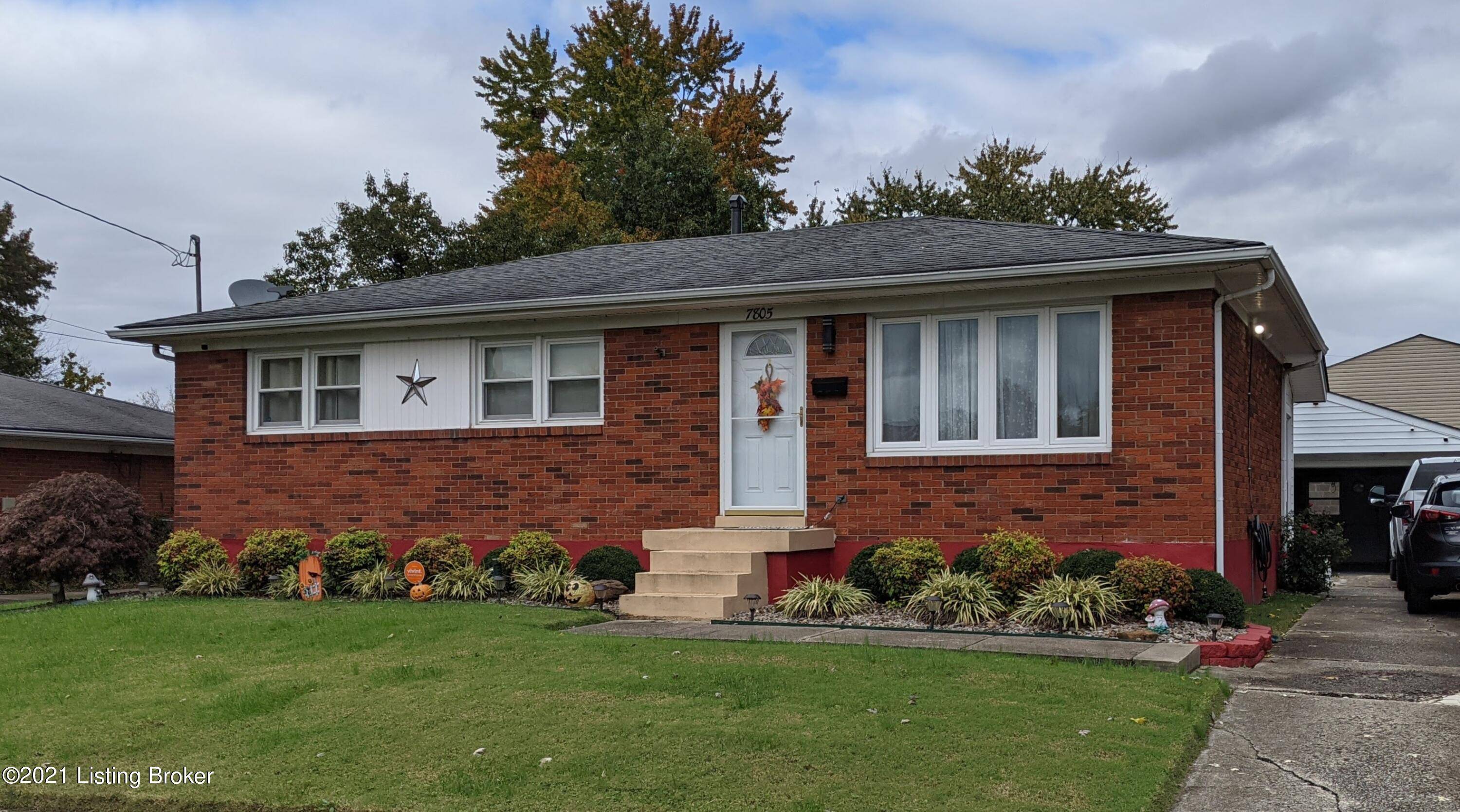 7805 Lesane Dr, Louisville, KY 40214