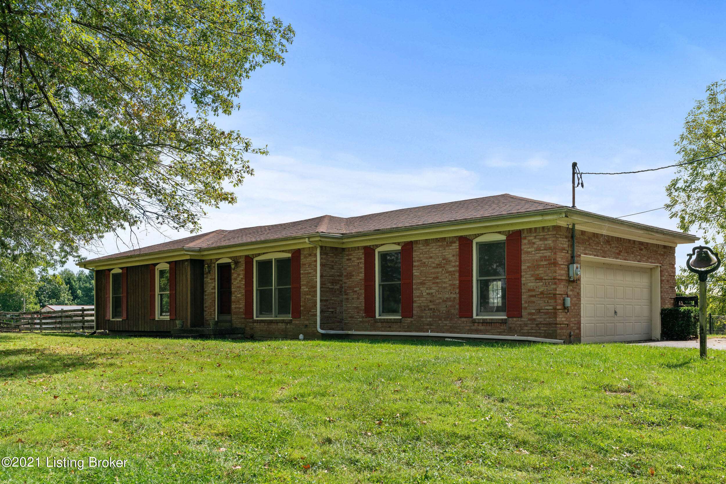 6004 Summit View Ln, Crestwood, KY 40014