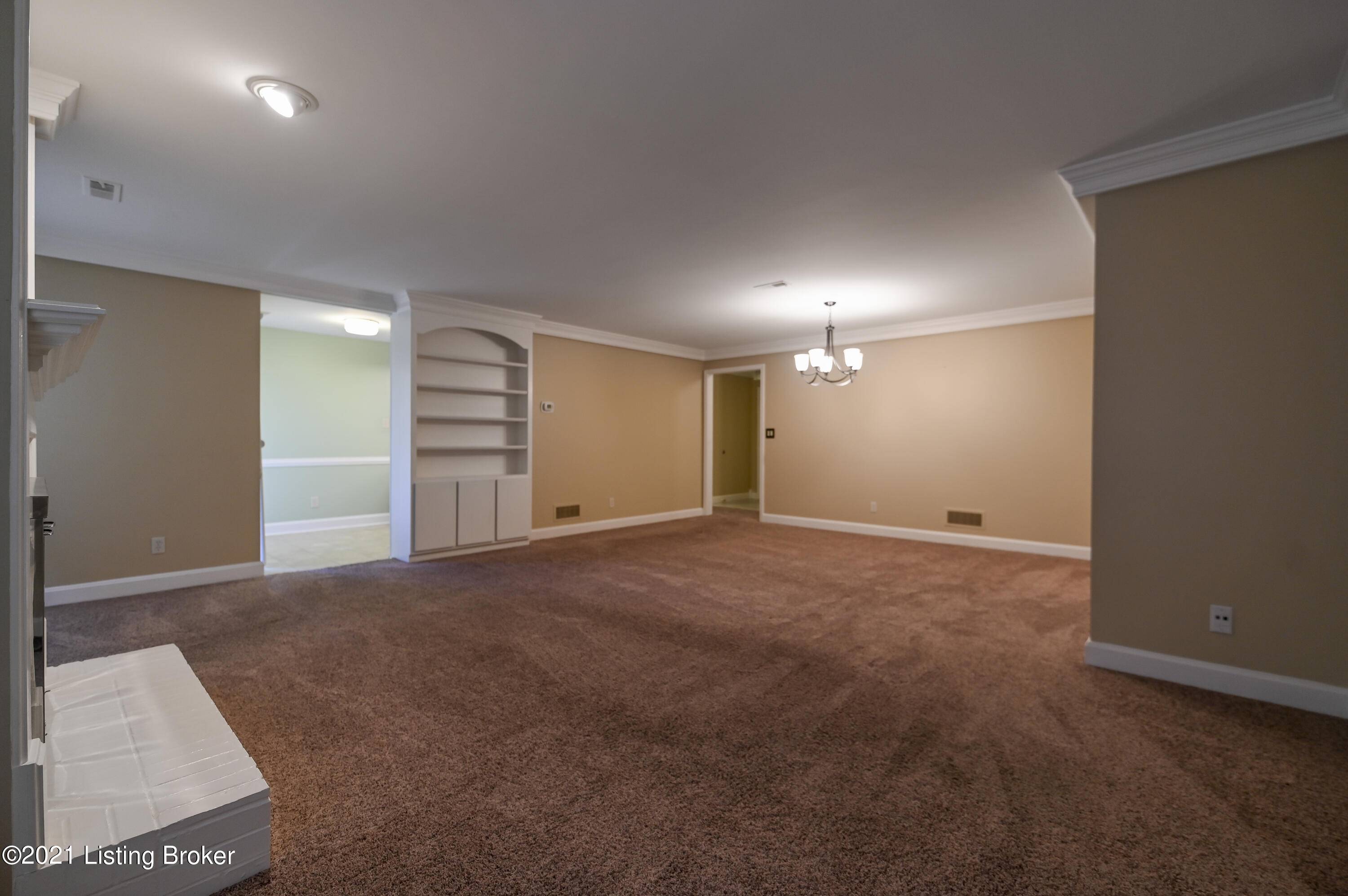 Louisville, KY 40220,4125 Browns Ln #213