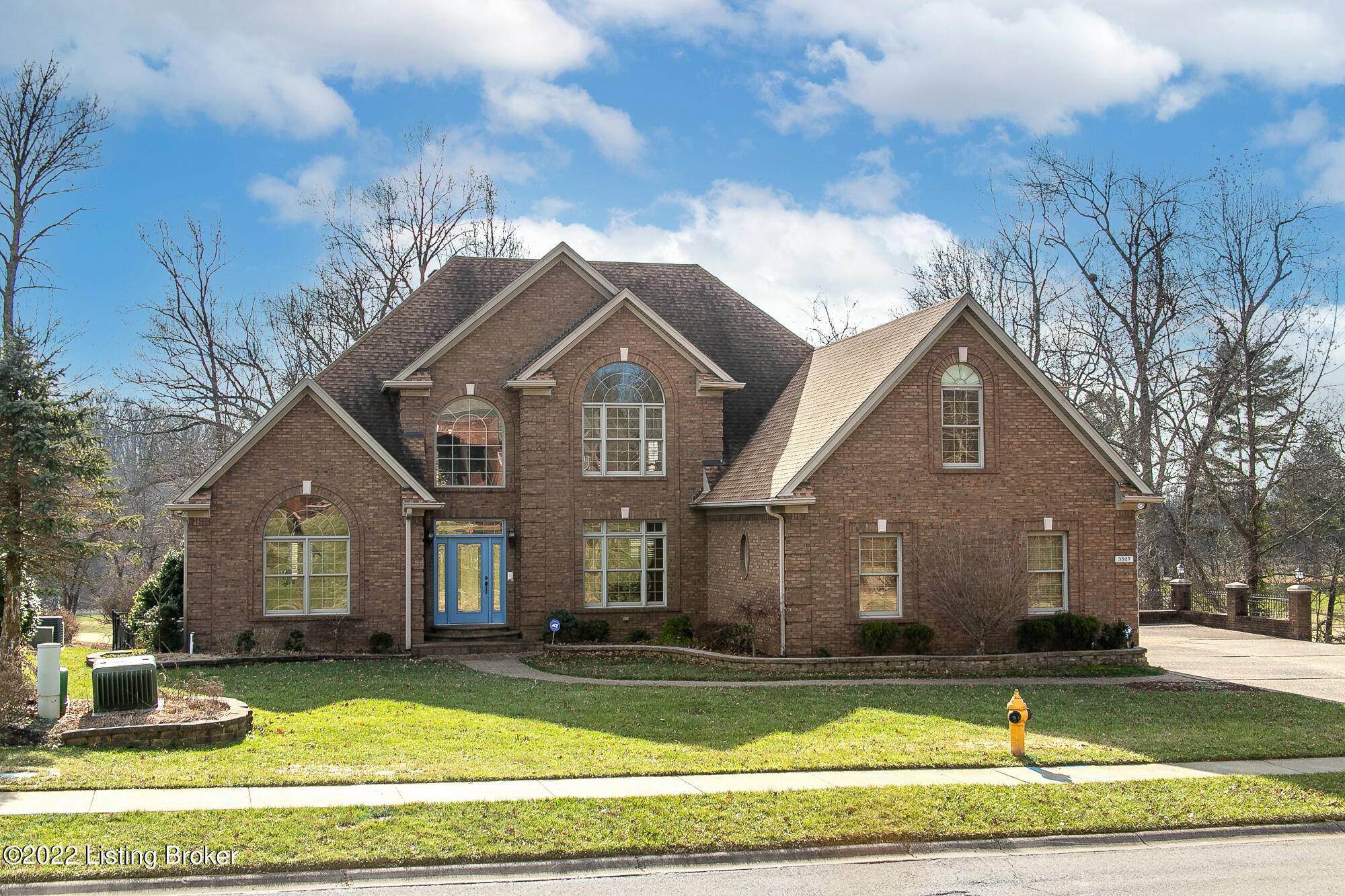 3527 Hardwood Forest Dr, Louisville, KY 40214