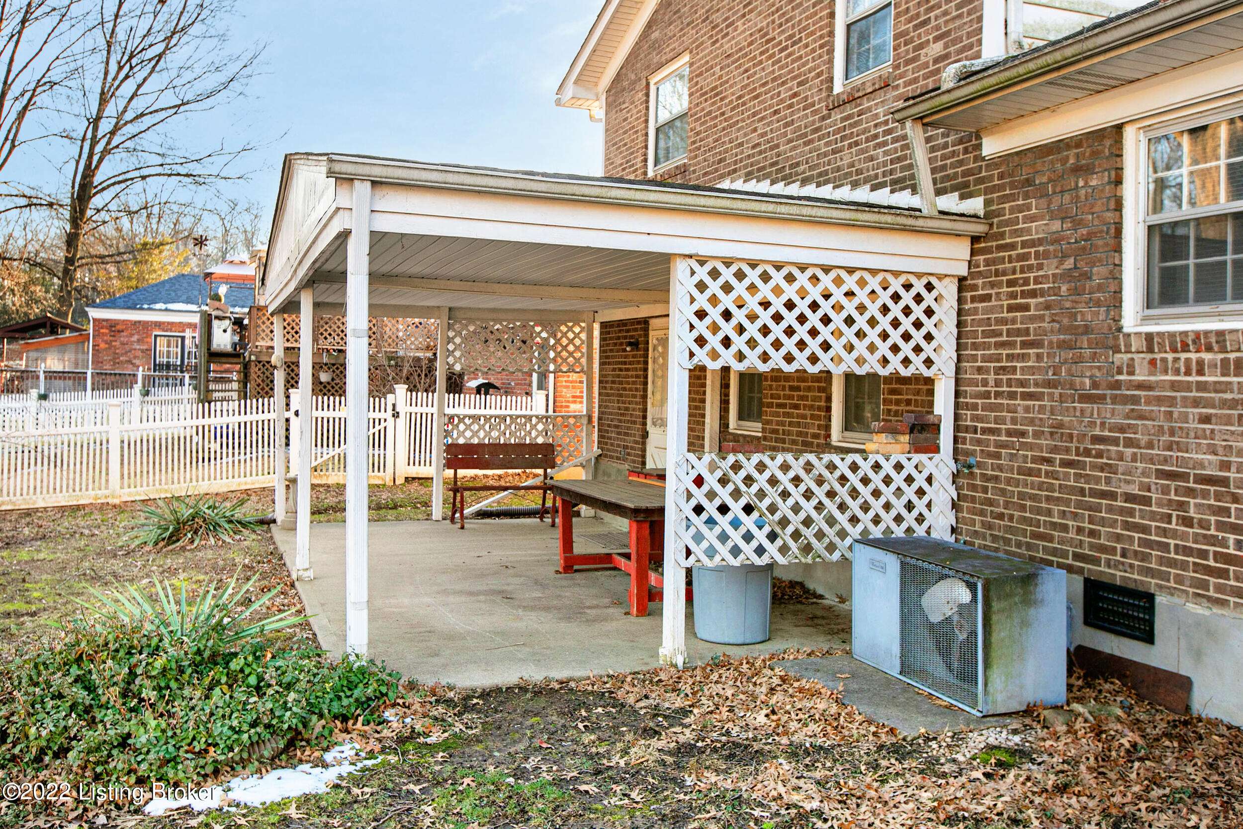 Louisville, KY 40214,7403 Manslick Rd