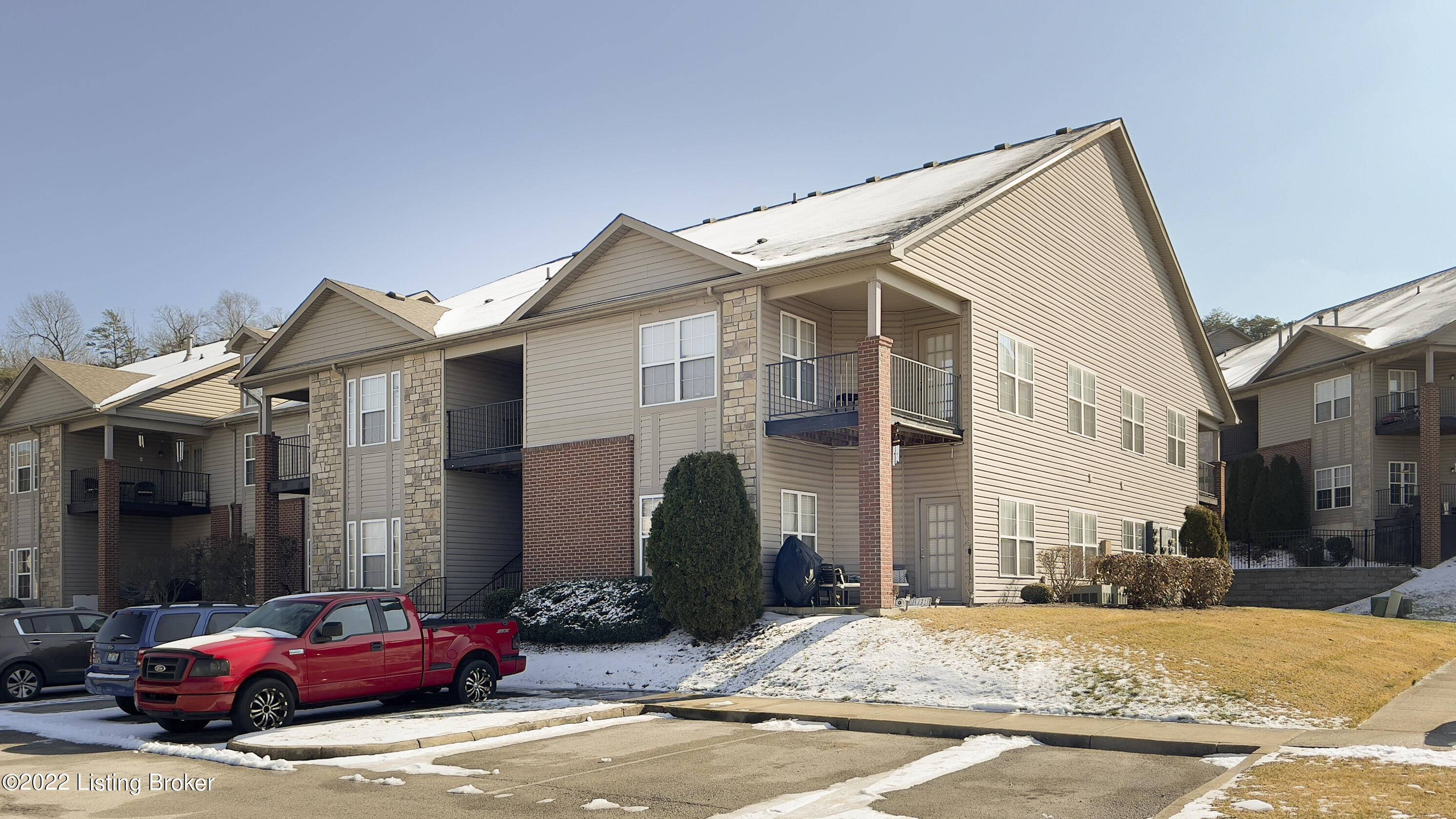 7315 Saint Andrews Woods Cir #108, Louisville, KY 40214