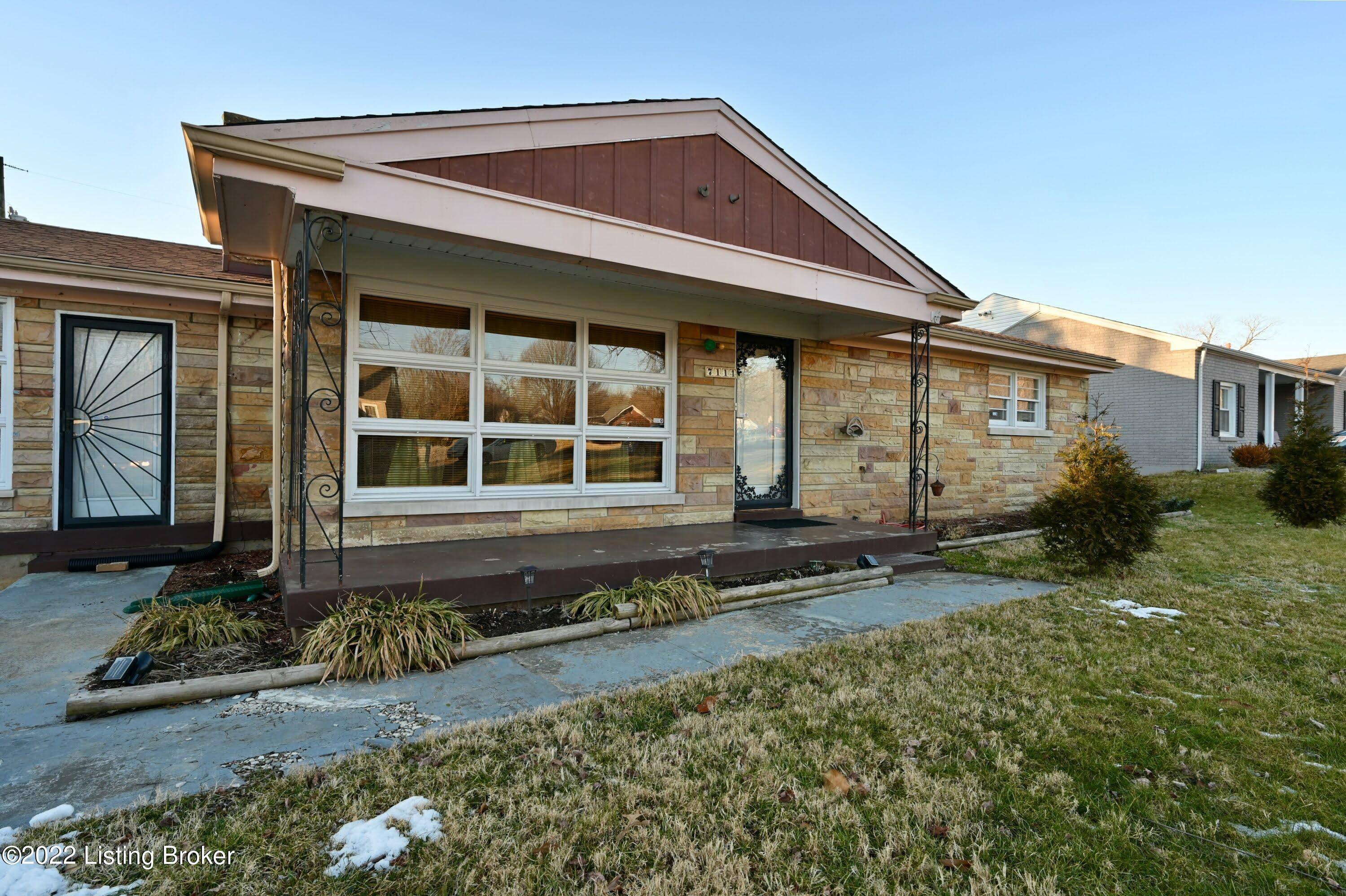 7114 Manslick Rd, Louisville, KY 40214