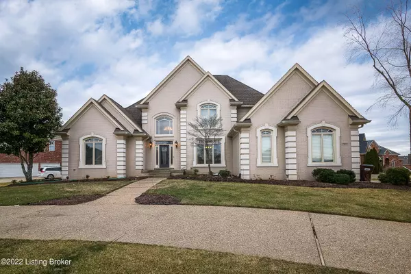 2801 Woodcrest Ct, Prospect, KY 40059